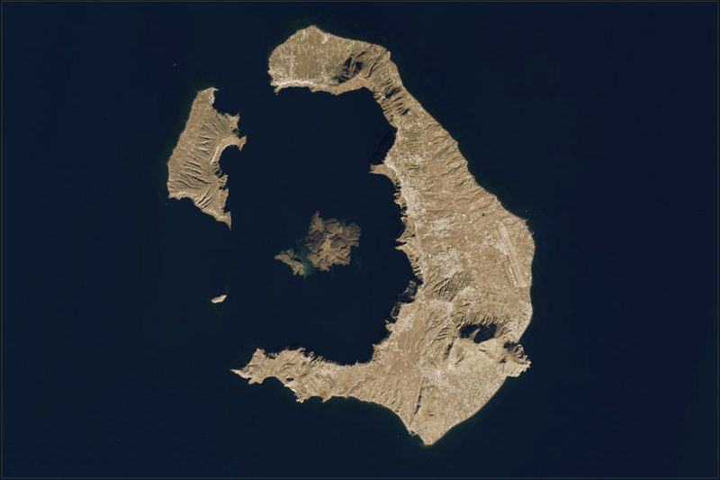 A volcanic eruption reshaped the Greek island of Santorini, creating its distinctive caldera.